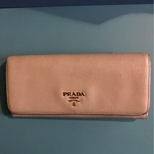PRE-LOVED 💝 PRADA 🔥 Leather Long Wallet